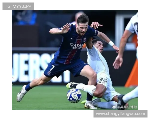 巴黎圣日耳曼凭借一球小胜昂热继续稳居法甲榜首球队表现不俗