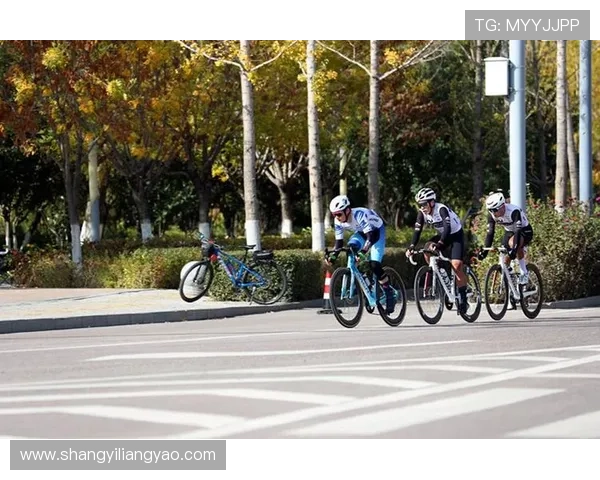 第二届湖南靖州自行车赛激情开赛 400余骑手齐聚同场竞技 共赴速度与激情的挑战