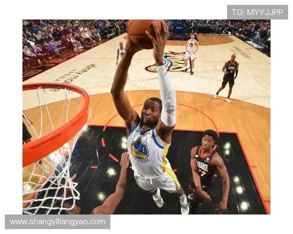 恩比德半场表现低迷仅得4分3板三分球全失状态堪忧 恩比德半场表现低迷仅得4分3板三分球全失状态堪忧